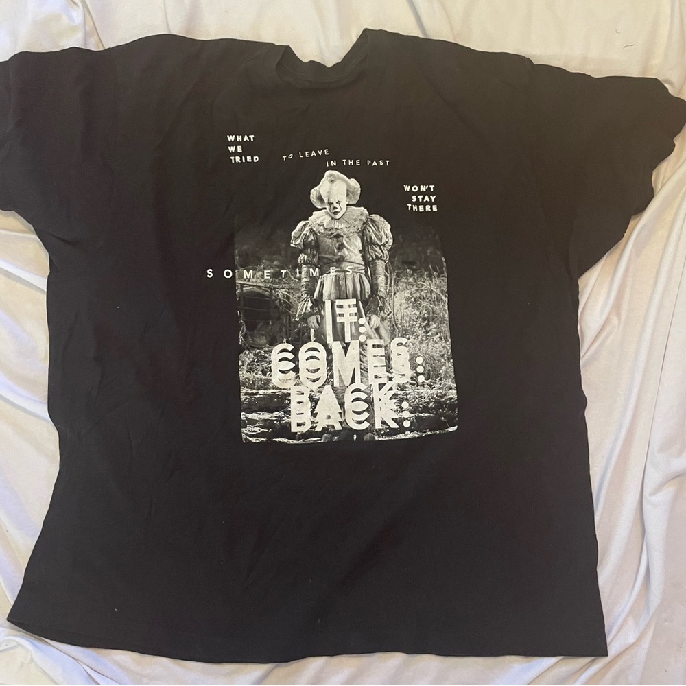 Film IT chapter 2 T-shirt featuring Pennywise size 3 XL EUC